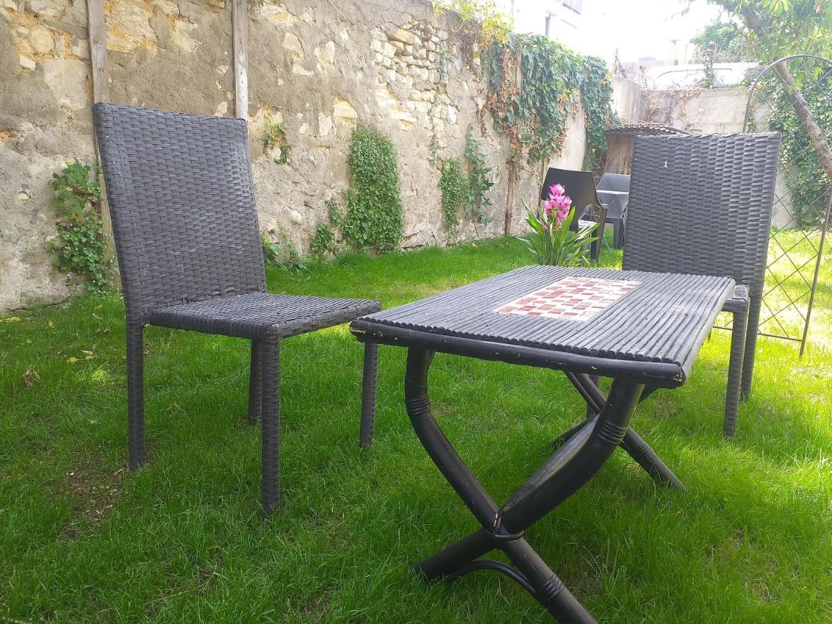 Les Volets Bleus - Refaits à neuf, deux appartements et un studio, Jardin Bourges Exterior foto